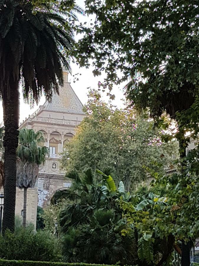 Casa Vacanze Villa D'Orleans Palermo Exterior foto